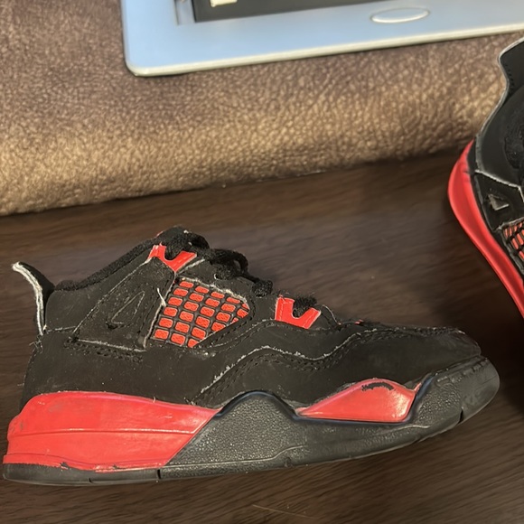 JORDAN 4 RETRO THUNDER USED 8 C - Picture 3 of 9